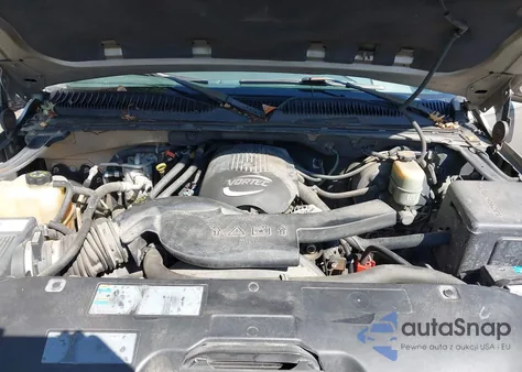 2002 Chevrolet Suburban 1500 Z71 из США, поврежденный, VIN 3GNFK16Z52G262098